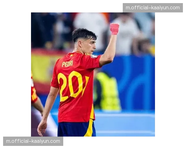 巴萨肋部渗透战术奏效 佩德里直塞球创造多次绝佳机会